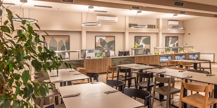 Chorvatské termály Jezerčica: 4* hotel s 8 bazény, plná nebo polopenze