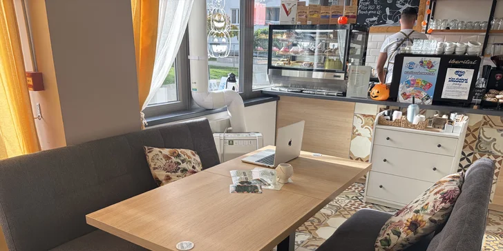 Otevřené vouchery v hodnotě 200-600 Kč na dobroty i nápoje z Le Bistro