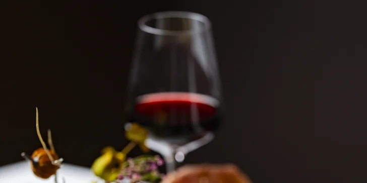 Luxusní pobyt ve 4* hotelu na Vinohradech: snídaně, fitness i možnost wellness či večeře