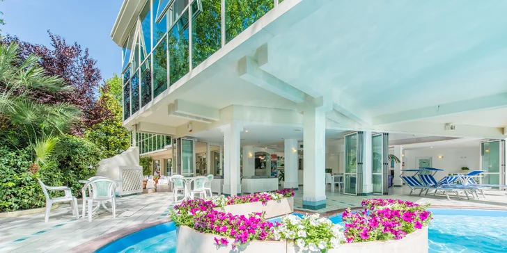 Italský Jadran: 4* hotel nedaleko Rimini, neomezeně wellness i polopenze