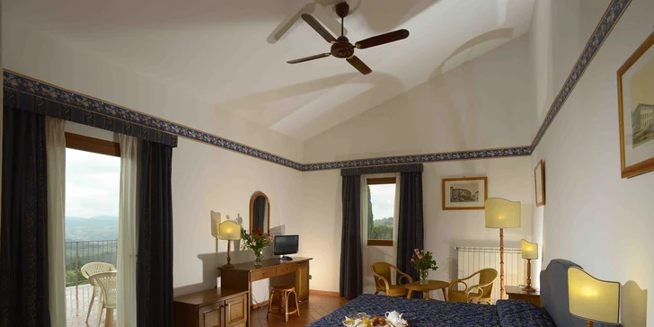 4* hotel u Florencie: snídaně či polopenze, v létě bazén, možnost projížďky na koni