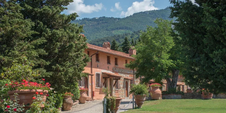 4* hotel u Florencie: snídaně či polopenze, v létě bazén, možnost projížďky na koni