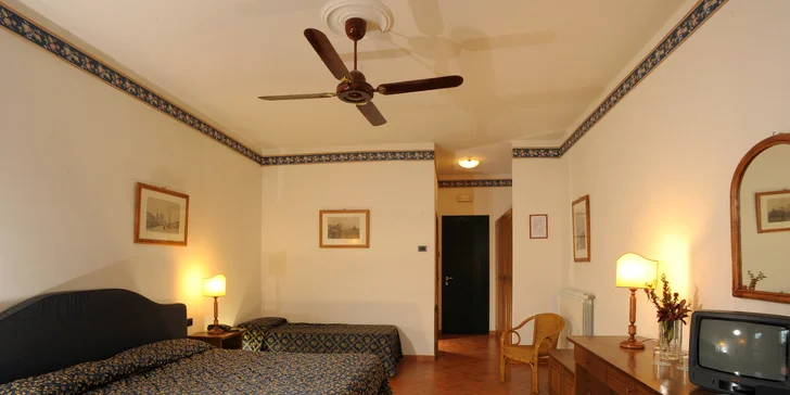 4* hotel u Florencie: snídaně či polopenze, v létě bazén, možnost projížďky na koni