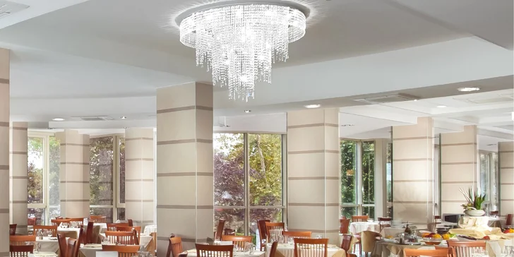 Italský Jadran: 4* hotel nedaleko Rimini, neomezeně wellness i polopenze