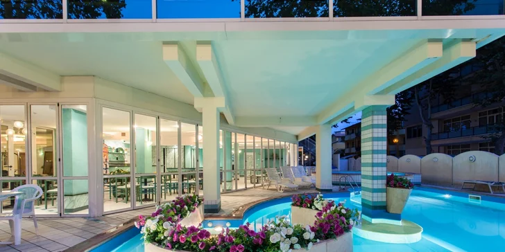 Italský Jadran: 4* hotel nedaleko Rimini, neomezeně wellness i polopenze