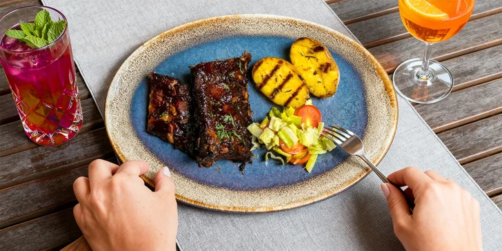 Středomořské čtyřchodové menu v Baru de Tapas el Cid pro 2 osoby