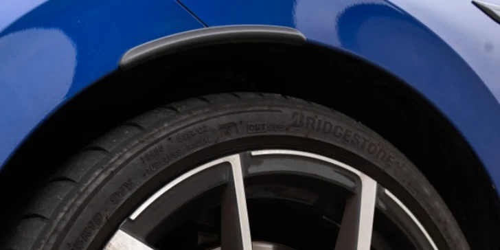 Zážitek za volantem: pronájem vozu Volkswagen Golf 8.5 R na 24 nebo 48 hodin