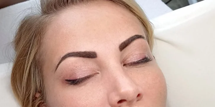 Permanentní make up: řasy, rty, linky i vláskování nebo pudrové stínování