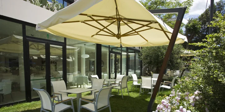 Relax v Rimini: hotel přímo u pláže, snídaně, polopenze nebo plná penze, bazén i wellness