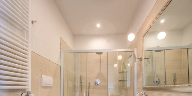 Relax v Rimini: hotel přímo u pláže, snídaně, polopenze nebo plná penze, bazén i wellness