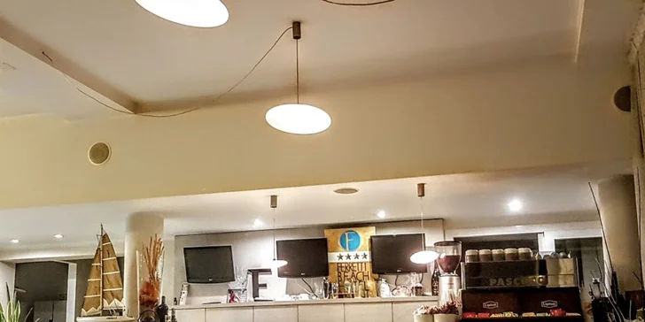 Relax v Rimini: hotel přímo u pláže, snídaně, polopenze nebo plná penze, bazén i wellness