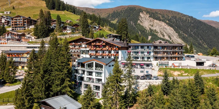 Vysoké Taury: krásný hotel přímo u Zillertal Areny s polopenzí a wellness