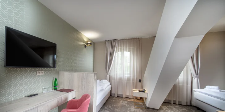 Zrekonstruovaný hotel v centru Františkových Lázní: snídaně či plná penze, bazén i procedury