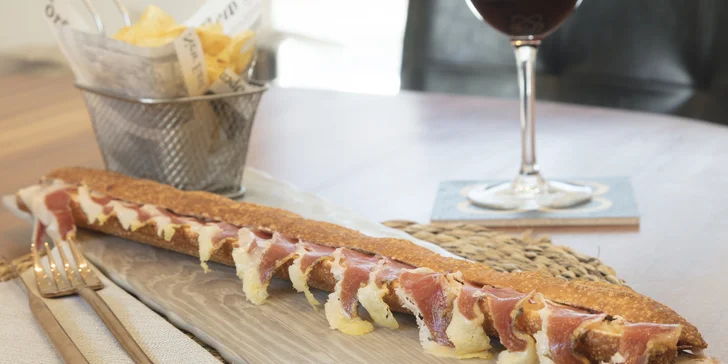 Poznejte krásy Barcelony: pobyt v hotelu se snídaní jen kousek od metra