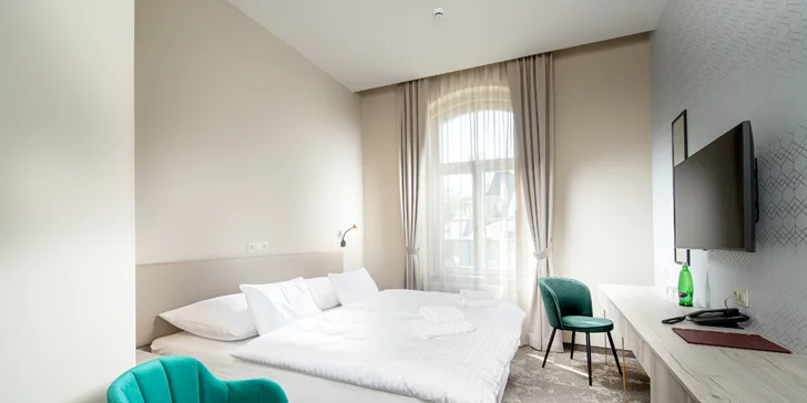 Zrekonstruovaný hotel v centru Františkových Lázní: snídaně či plná penze, bazén i procedury