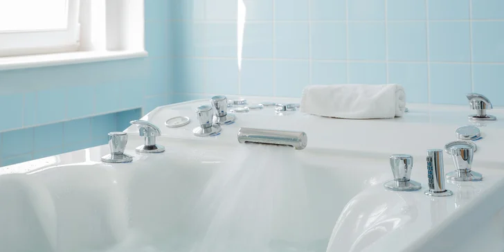 Pobyt ve Františkových Lázních: snídaně či plná penze, bazén i procedury