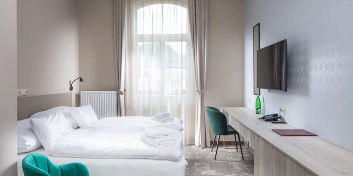 Zrekonstruovaný hotel v centru Františkových Lázní: snídaně či plná penze, bazén i procedury