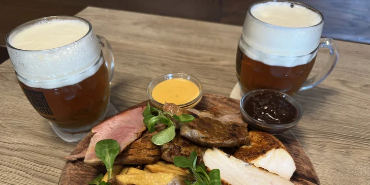 Vepřová panenka nebo masové prkno s pivem pro 2 osoby: krkovička, kuřecí i svíčková