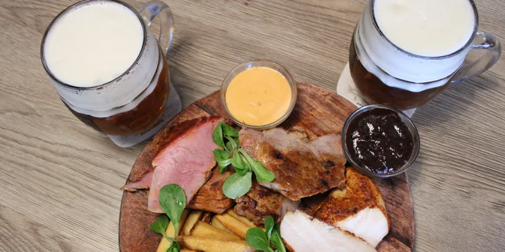 Vepřová panenka nebo masové prkno s pivem pro 2 osoby: krkovička, kuřecí i svíčková