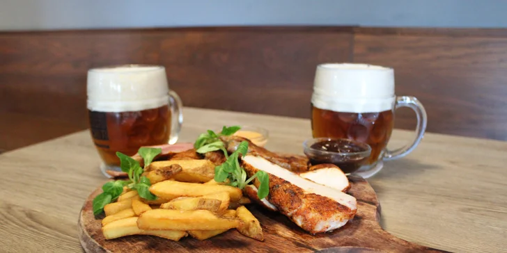 Vepřová panenka nebo masové prkno s pivem pro 2 osoby: krkovička, kuřecí i svíčková