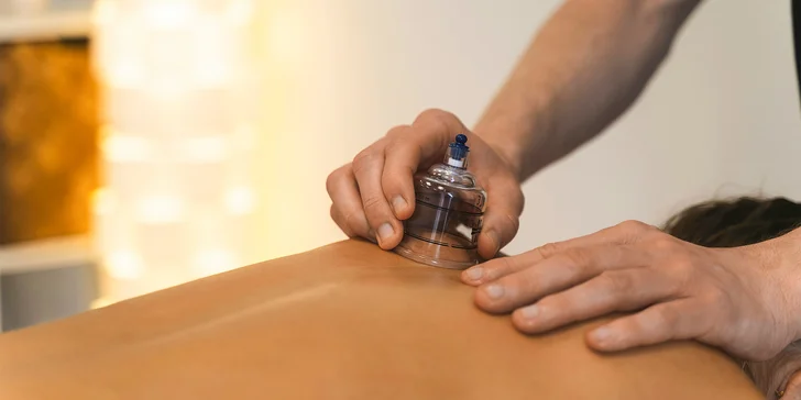 Baňková masáž zad nebo nohou: 30 min. i permanentka až 15 procedur
