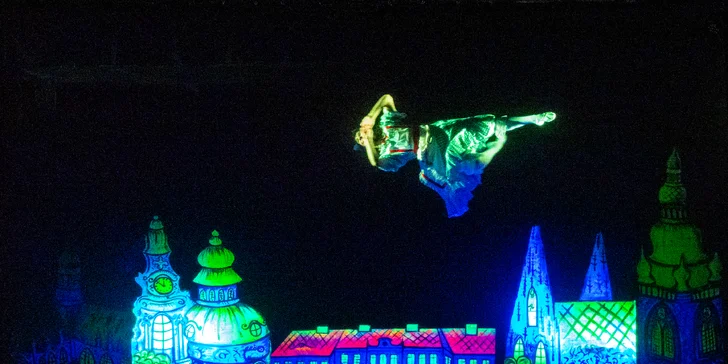 Vstupenka na divadelní představení Alenka v říši divů v černém divadle