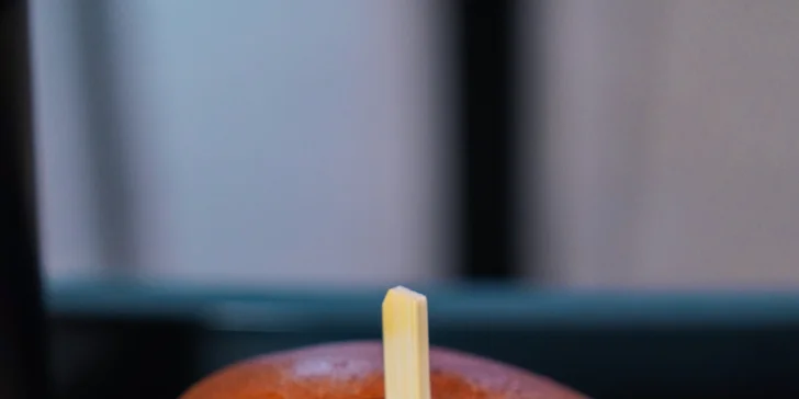 Burger menu: 100% hovězí z českého chovu, americká BBQ omáčka, hranolky i nápoj, 2 pobočky