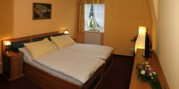 Lázeňský pobyt v Klášterci nad Ohří: snídaně či polopenze, vstup do bazénu s vířivkou a solné jeskyně