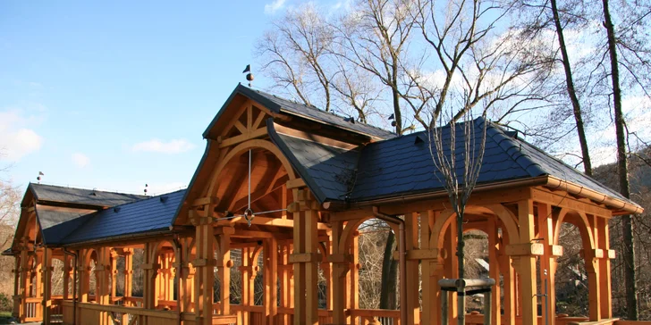 Lázeňský pobyt v Klášterci nad Ohří: snídaně či polopenze, vstup do bazénu s vířivkou a solné jeskyně