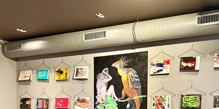 Výborné pití a unikátní prostor: koktejly, káva i nealko drinky v Collage café bar