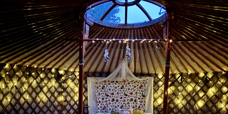 Stylová jurta nedaleko Blaníku s možností snídaně pro dva i rodinu