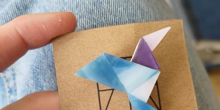 Vyrobte si vlastní brož nebo náušnice: kurz výroby skleněných šperků pro 1 osobu