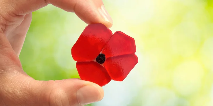 Vyrobte si vlastní brož nebo náušnice: kurz výroby skleněných šperků pro 1 osobu