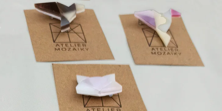 Vyrobte si vlastní brož nebo náušnice: kurz výroby skleněných šperků pro 1 osobu