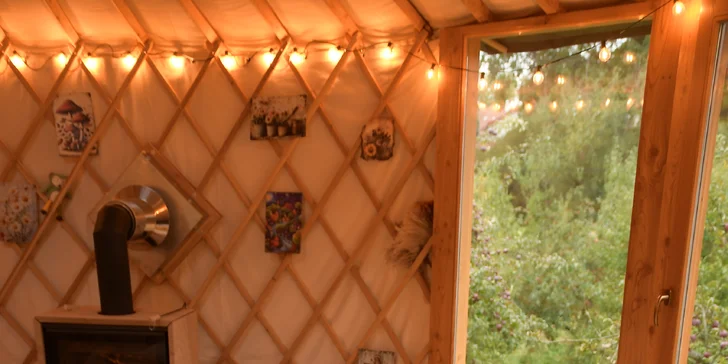 Jurta v Toulavě: areál statku uprostřed přírody a vyžití pro děti