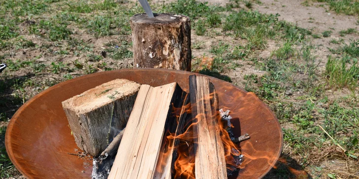 Jurta v Toulavě: areál statku uprostřed přírody a vyžití pro děti