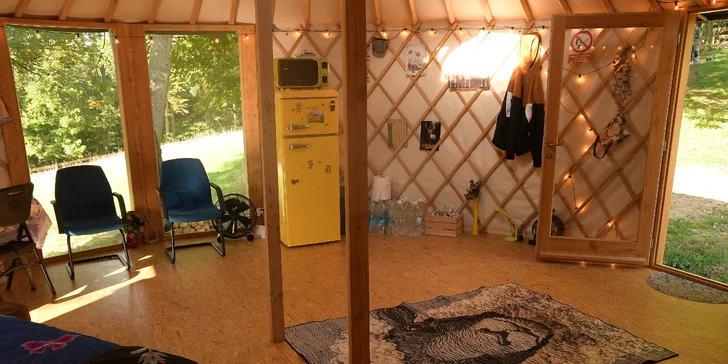 Jurta v Toulavě: areál statku uprostřed přírody a vyžití pro děti