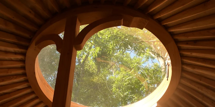 Jurta v Toulavě: areál statku uprostřed přírody a vyžití pro děti