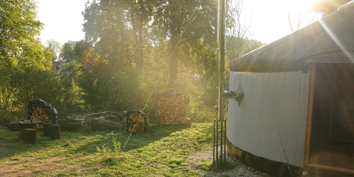 Jurta v Toulavě: areál statku uprostřed přírody a vyžití pro děti