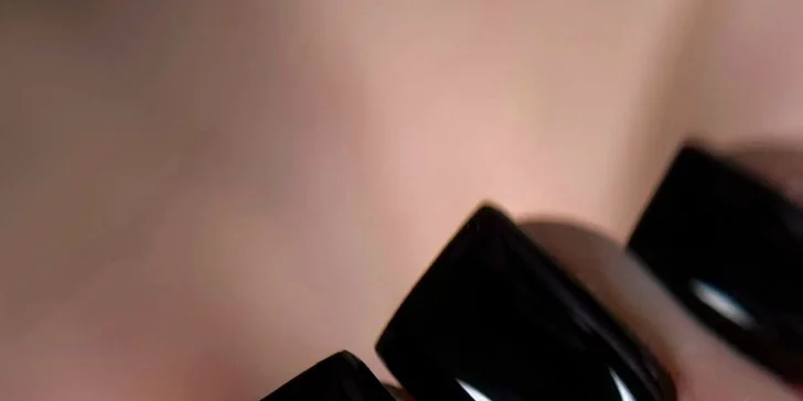 Manikúra v salonu v Libni: klasická, pánská, japonská i s gel lakem