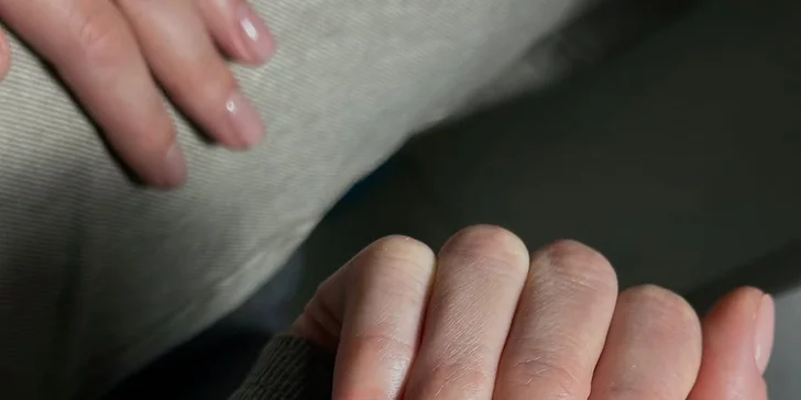 Manikúra v salonu v Libni: klasická, pánská, japonská i s gel lakem