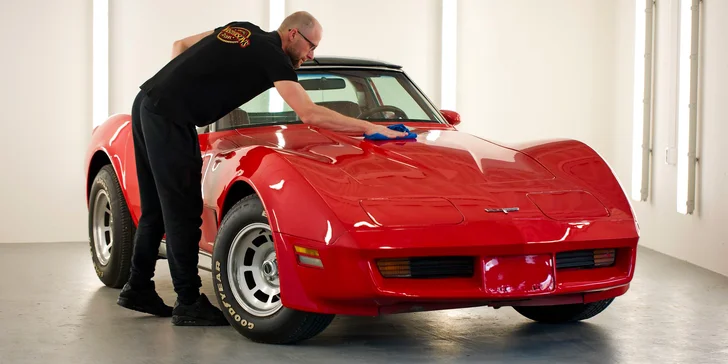 Kompletní a detailní čištění automobilu vč. tepování a voskování: malé, střední i velké vozy