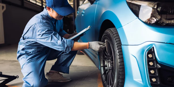 Přehození kol nebo výměna pneumatik: běžné osobní vozy, SUV, MPV a užitkové vozy do 3,5 t