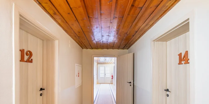 Aktivní dovolená v Orlických horách pro pár i rodinu: retro pokoj, studio či apartmán s kuchyňkou