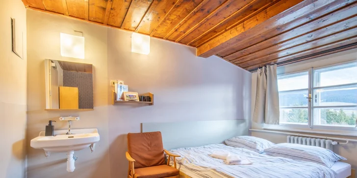 Aktivní dovolená v Orlických horách pro pár i rodinu: retro pokoj, studio či apartmán s kuchyňkou