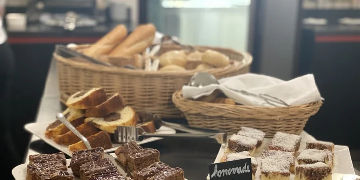 Pobyt u Petřínských sadů v Praze: moderní hotel, pokoj Superior a snídaně v ceně