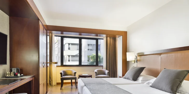 Dovolená v Barceloně: 4* hotel s bohatou snídaní a saunou, 2 km od Sagrada Família