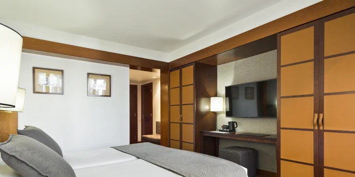 Dovolená v Barceloně: 4* hotel s bohatou snídaní a saunou, 2 km od Sagrada Família