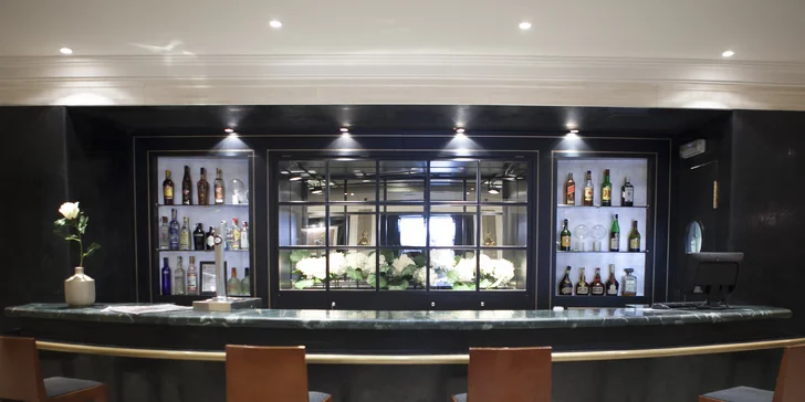 Dovolená v Barceloně: 4* hotel s bohatou snídaní a saunou, 2 km od Sagrada Família