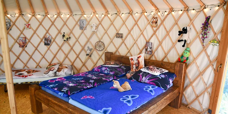 Jurta v Toulavě: areál statku uprostřed přírody a vyžití pro děti